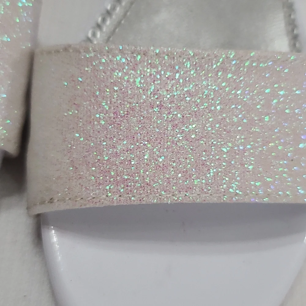 Christie&Jill Girls Sandals White Iridescent Glittery Ankle Strap‎ Heel Sz 4 EUC